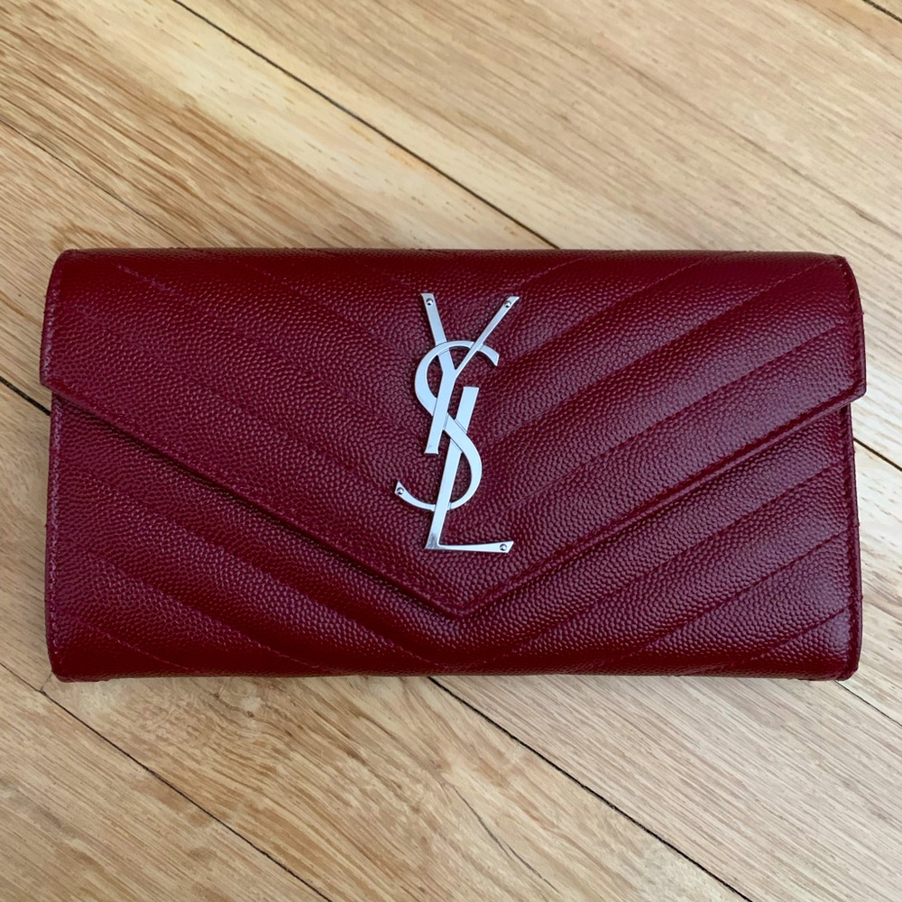YSL MONOGRAM LARGE WALLET IN GRAIN DE POUDRE LEATHER IN ROUGE OPYUM